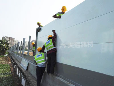深圳大通建材施工工地鋼結構圍擋價格是多少？