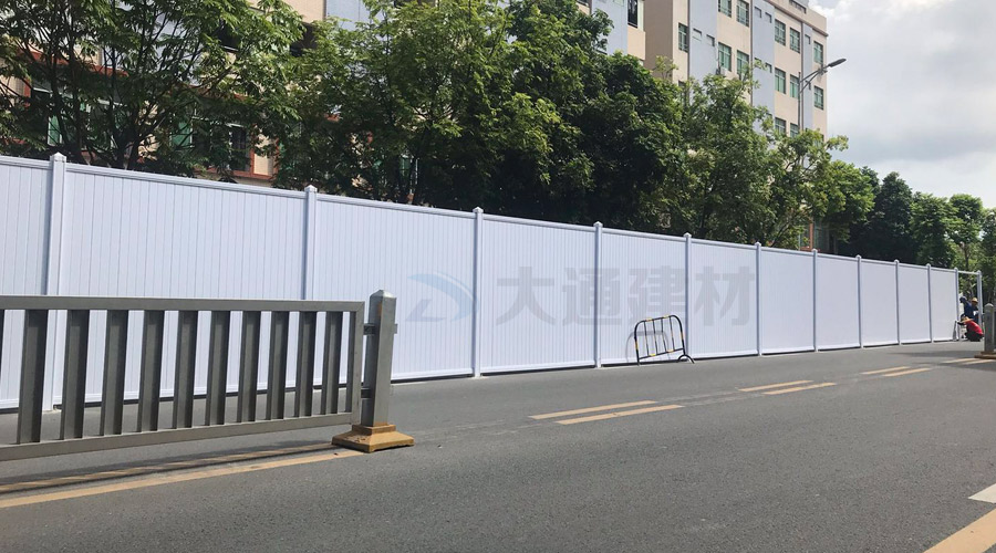 什么是PVC圍擋，pvc圍擋生產(chǎn)廠家哪家好？