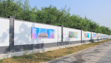 大通建材鋼圍擋、pvc圍擋符合深圳市政府統(tǒng)一標(biāo)準(zhǔn)的圍擋，美觀(guān)環(huán)保、安全穩(wěn)固。
